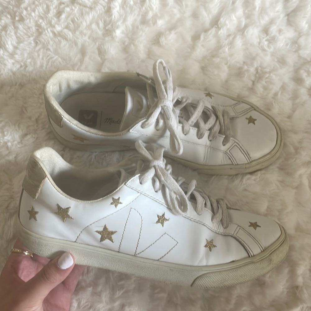 Veja X Madewell Esplar Low Sneakers in Embroidered Star - Size 9